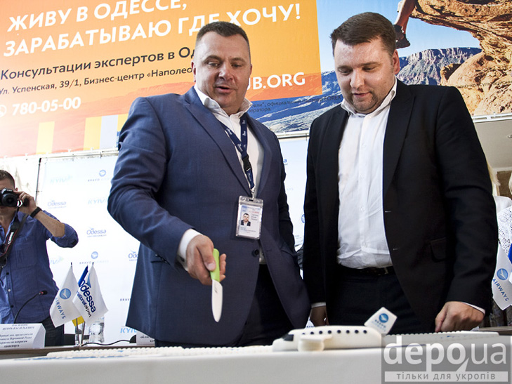 Саакашвілі, торт і повітряні кульки: Як запускали новий авіарейс на Одесу - фото 10