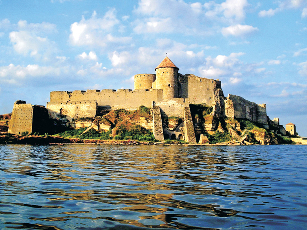 Одразу дві фортеці, що на Хмельниччині увійшли в 9 українських замків-фортець-палаців, які вражають своєю красою - фото 9