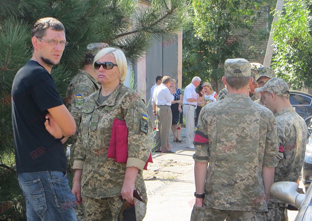 У Бердянську попрощалися з волонтером, який загинув в зоні АТО - фото 4