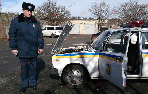 В Бердянську у дорожньої поліції забрали нові "Пріуси" - фото 1