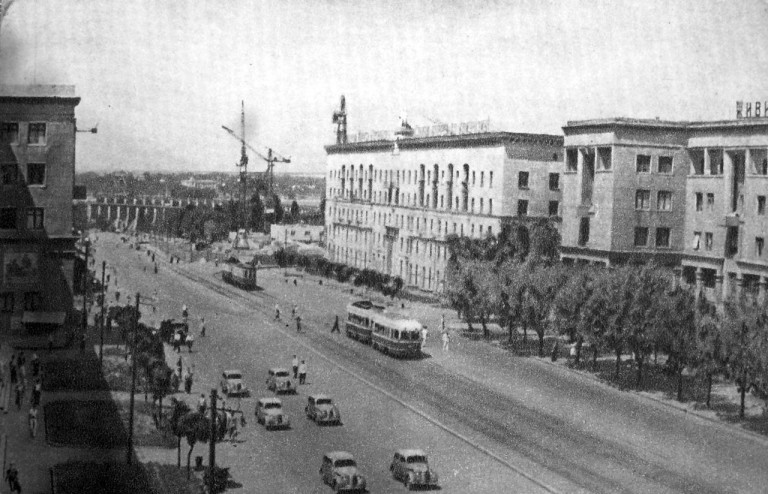 Площа без Леніна: У соцмережі з'явилися фотографії Запоріжжя до установки пам'ятника  - фото 3