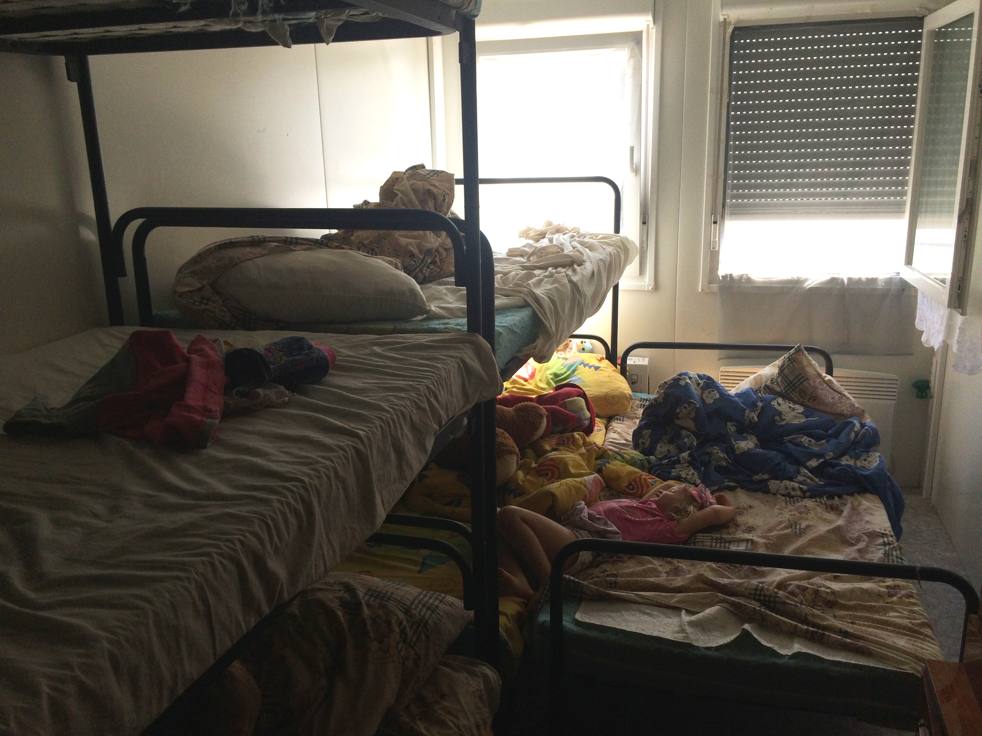 Платити втридорога: як у харківському модульному містечку переселенці з Донбасу переживають підвищення тарифів - фото 9