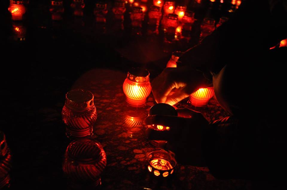 У Львові запалили свічки в пам’ять Героїв Небесної Сотні - фото 3