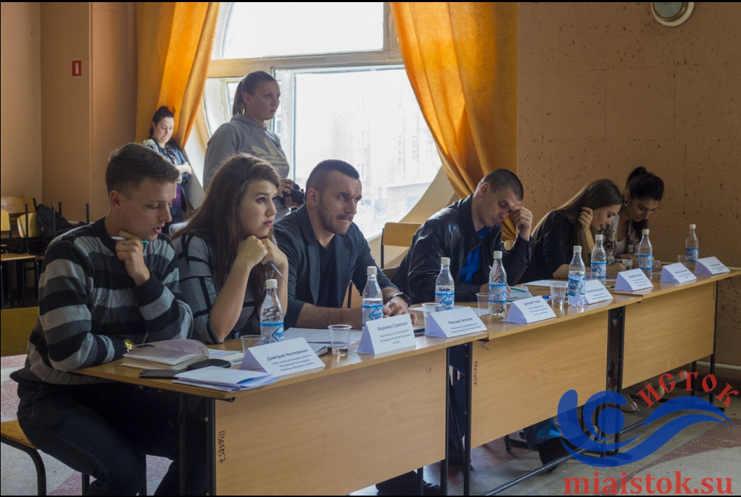 В окупованому Луганську готуються до конкурсу Міс "ЛНР": як відбувався кастінг (ФОТО) - фото 1