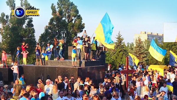 Як святкували День Незалежності у звільнених від терористів містах Донбасу - фото 4 Як святкували День Незалежності у звільнених від терористів містах Донбасу - фото 4