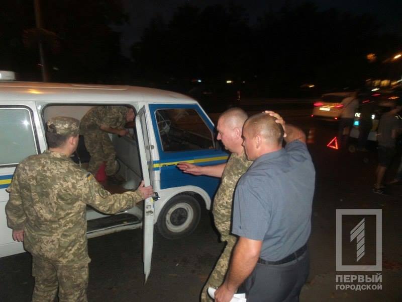 Як в Одесі затримували п'яних генерала та полковника на шикарному "Мерседесі" - фото 4