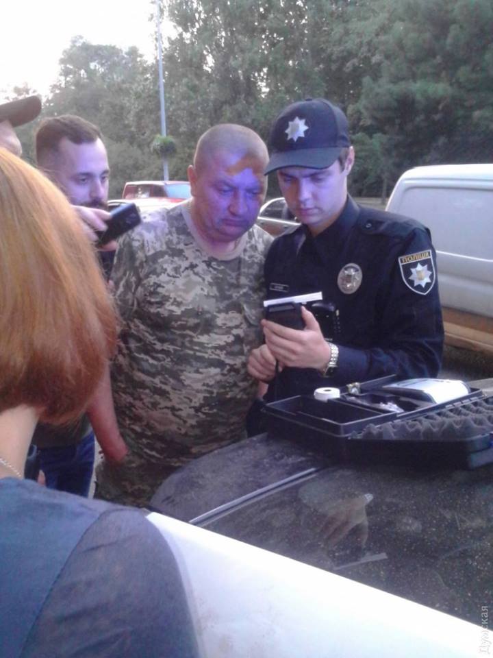 Як в Одесі затримували п'яних генерала та полковника на шикарному "Мерседесі" - фото 5