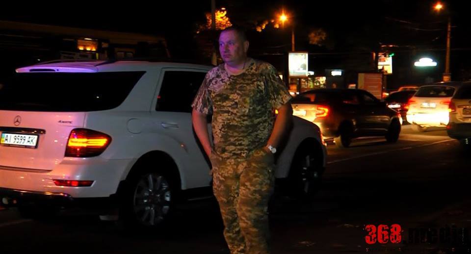 Як в Одесі затримували п'яних генерала та полковника на шикарному "Мерседесі" - фото 2