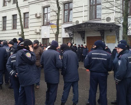 У Харкові під час мітингу за відставку Шокіна сталася бійка - фото 2