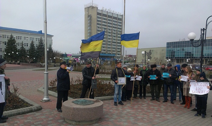 В Бердянську провели мітинг на підтримку Надії Савченко - фото 3