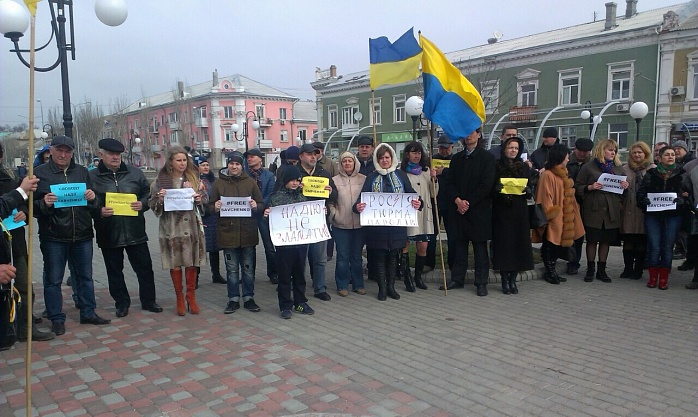 В Бердянську провели мітинг на підтримку Надії Савченко - фото 4