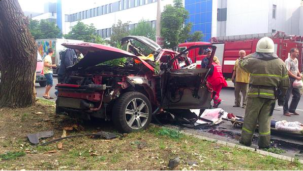 У Донецьку вибухнув автомобіль з жінкою-водієм (ФОТО) - фото 3