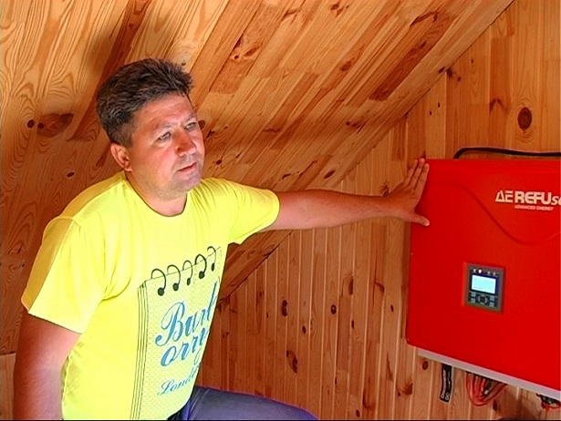 На Хмельниччині чоловік збудував сонячну електростанцію і продає енергію державі (ФОТО) - фото 4