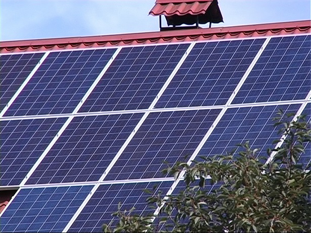 На Хмельниччині чоловік збудував сонячну електростанцію і продає енергію державі (ФОТО) - фото 2