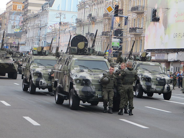 Зброя Укропів: Як бронеавтомобілі КрАЗ Cougar рятували життя українським військовим - фото 2
