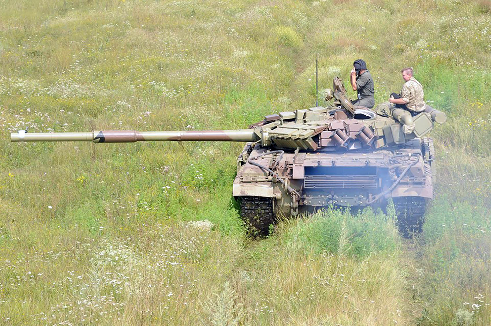 На Харківщині танкісти після повернення з АТО вступили в бій  - фото 1