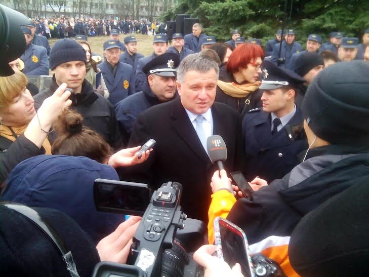 Яценюк з Аваковим приїхали у Полтаву вітати нову патрульну поліцію - фото 1