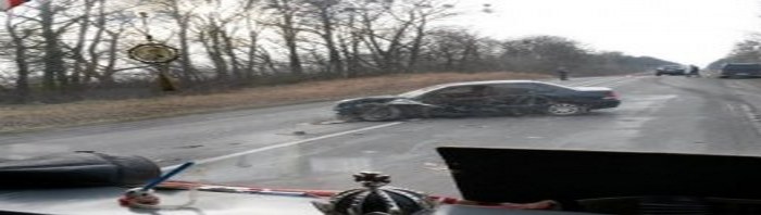 На Львівщині жахлива ДТП: дві автівки злетіли у кювет, третя - перекинулася - фото 1