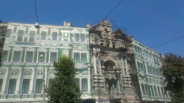 В Одесі будинок Русова закрили сіткою із зображенням відреставрованого фасаду - фото 2