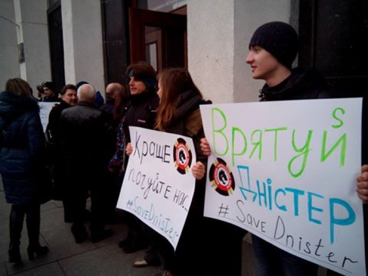 В центрі Тернополя знову шини і протест - фото 1