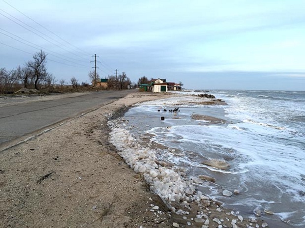 Азовське море відрізає Бердянську косу від “великої землі”   - фото 9