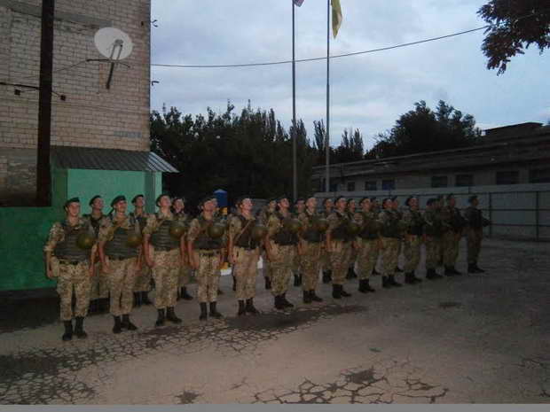 Хлопці, що нестимуть службу на межі з окупованим Кримом, отримали головний символ охоронців кордону  - фото 1