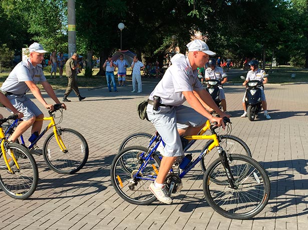На вулицях Бердянська з'явилася вело-мотополіція  - фото 3