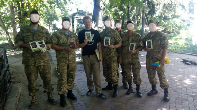 Зенітники 95-ї бригади нагородили своїх волонтерів - фото 4