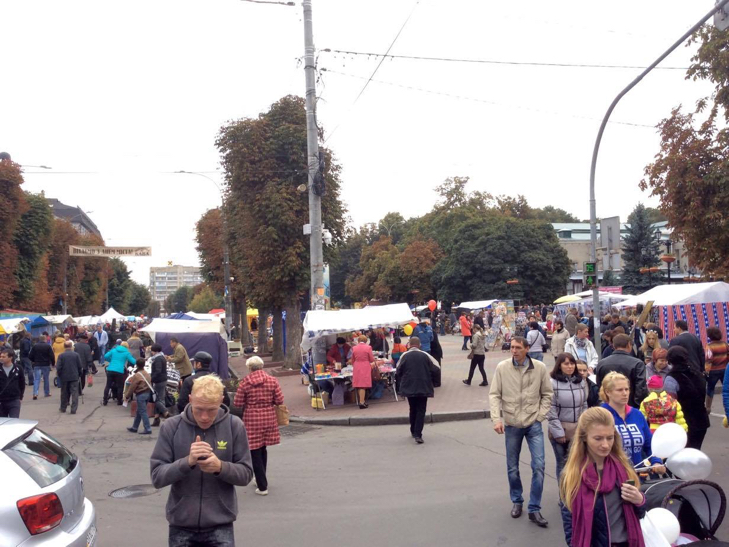 Хмельницька центральна вулиця перетворилася в святковий ярмарок - фото 3