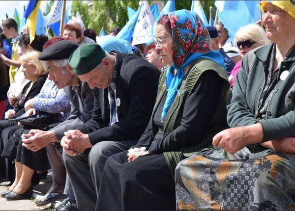 У Генічеську пройшов мітинг кримськотатарською мовою - фото 1