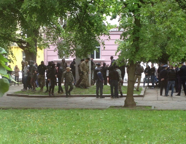 У центрі Львова виникли сутички з поліцією - фото 1
