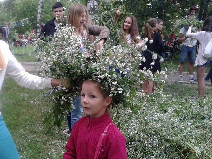 На свято "Івана Купала" вінничани ліпили вареники у парку (ФОТО) - фото 7