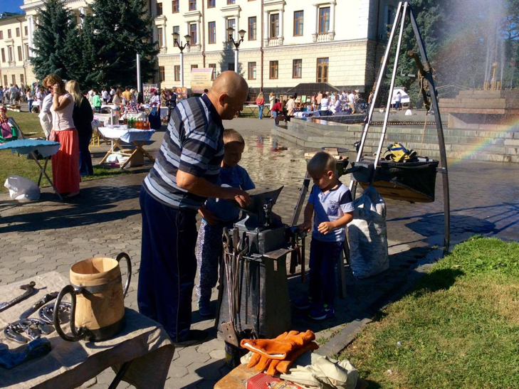 Хмельничани можуть взяти участь у святкових майстер-класах на Майдані незалежності - фото 8