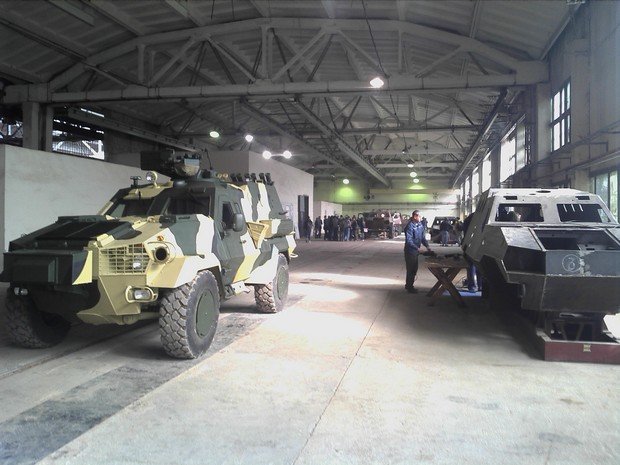 Львівський бронетанковий завод відкрив новий цех для виробництва "Дозорів" - фото 1