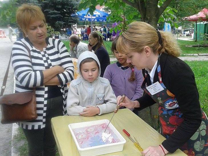 На свято "Івана Купала" вінничани ліпили вареники у парку (ФОТО) - фото 5