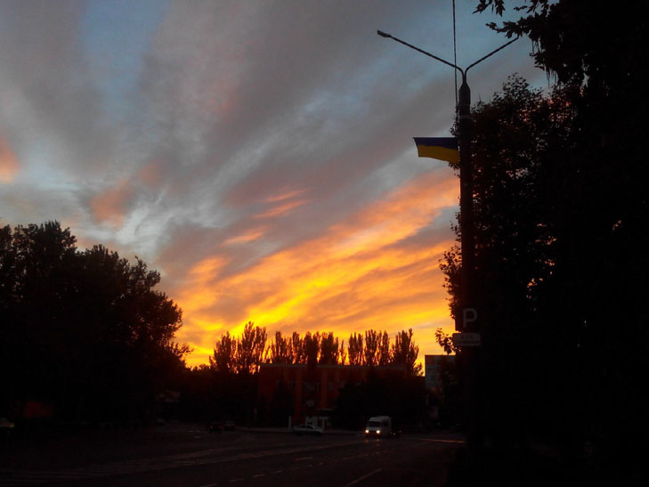 Мешканців Мелітополя вразив дивовижних захід сонця - фото 4