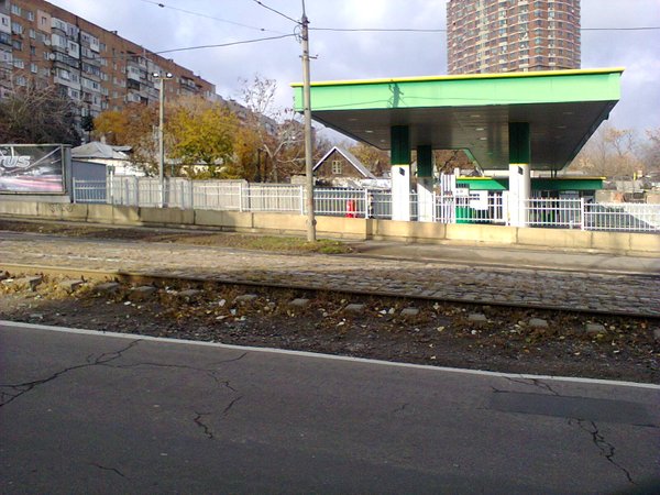 У Донецьку бензин є тільки на заправках Ахметова (ФОТО, ВІДЕО) - фото 1