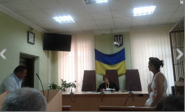 Керівник дніпропетровських фіскалів "образився" на журналістів: йде суд - фото 1