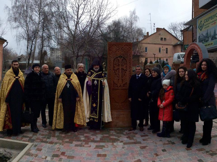 У Хмельницькому освятили Хачкар присвячений 100-річчю великого геноциду вірмен - фото 6