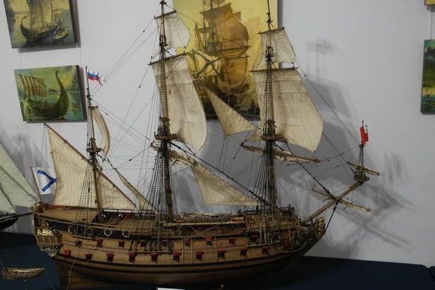 Вінницькі моделісти 9 років створювали точну копію першого лінійного корабля флоту Петра Першого (ФОТО) - фото 1