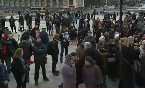 На столичному Майдані почалась акція пам`яті Нємцова - фото 1