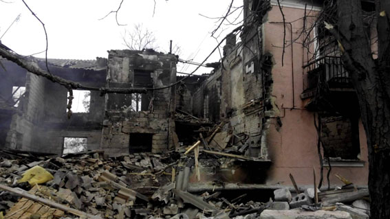 МВС: На півночі Донецької області через обстріли за рік загинуло 58 осіб, ще 129 отримали  поранення - фото 6