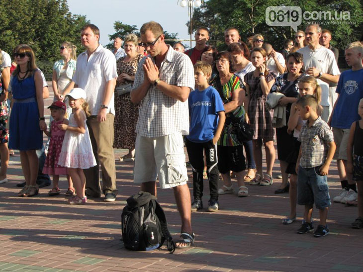 У Мелітополі на площі усі охочі молилися за мир в Україні - фото 3
