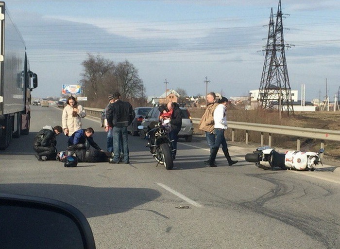 На Львівщині мотоцикліст не впорався з керуванням  - фото 1