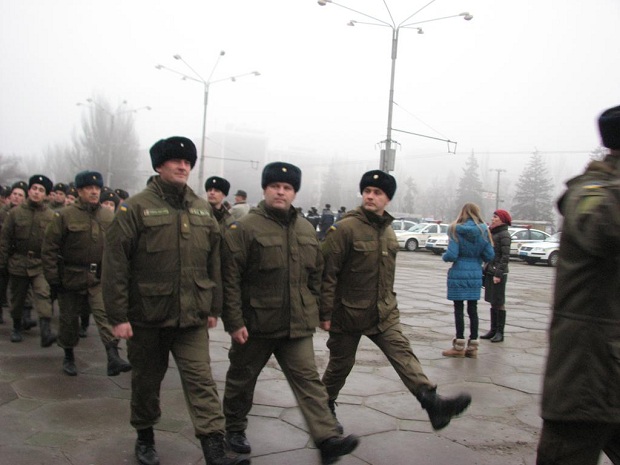 Молоде поповнення військової частини 3033 Нацгвардії України вийшло на патрулювання вулиць обласного центру - фото 6