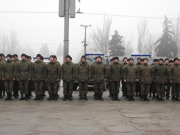 Молоде поповнення військової частини 3033 Нацгвардії України вийшло на патрулювання вулиць обласного центру - фото 7
