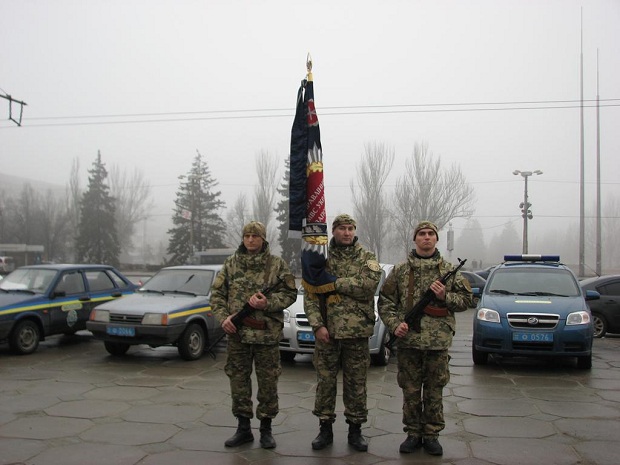 Молоде поповнення військової частини 3033 Нацгвардії України вийшло на патрулювання вулиць обласного центру - фото 2