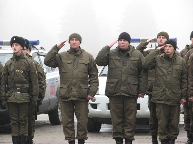 Молоде поповнення військової частини 3033 Нацгвардії України вийшло на патрулювання вулиць обласного центру - фото 4