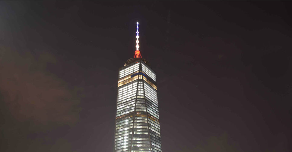 Конфуз у Нью-Йорку: Всесвітній торговий центр помилково засвітили кольорами Франції, а не Бельгії - фото 2