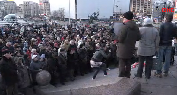 На столичному Майдані почалась акція пам`яті Нємцова - фото 2